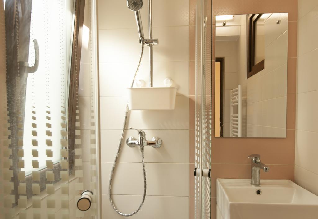 Studio 24 Apartment ยาช ภายนอก รูปภาพ