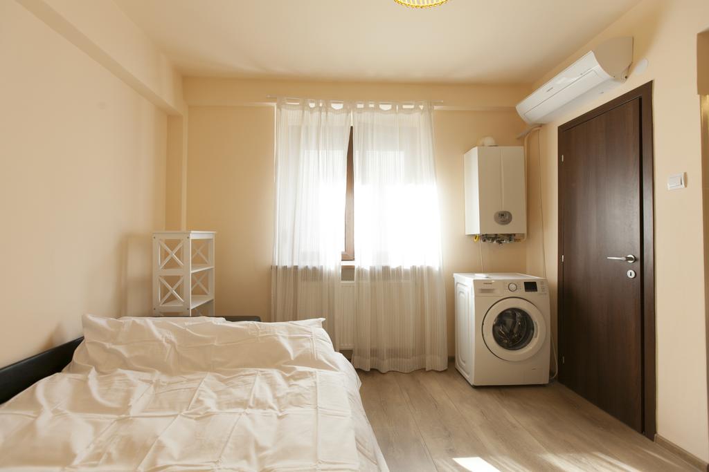 Studio 24 Apartment ยาช ภายนอก รูปภาพ