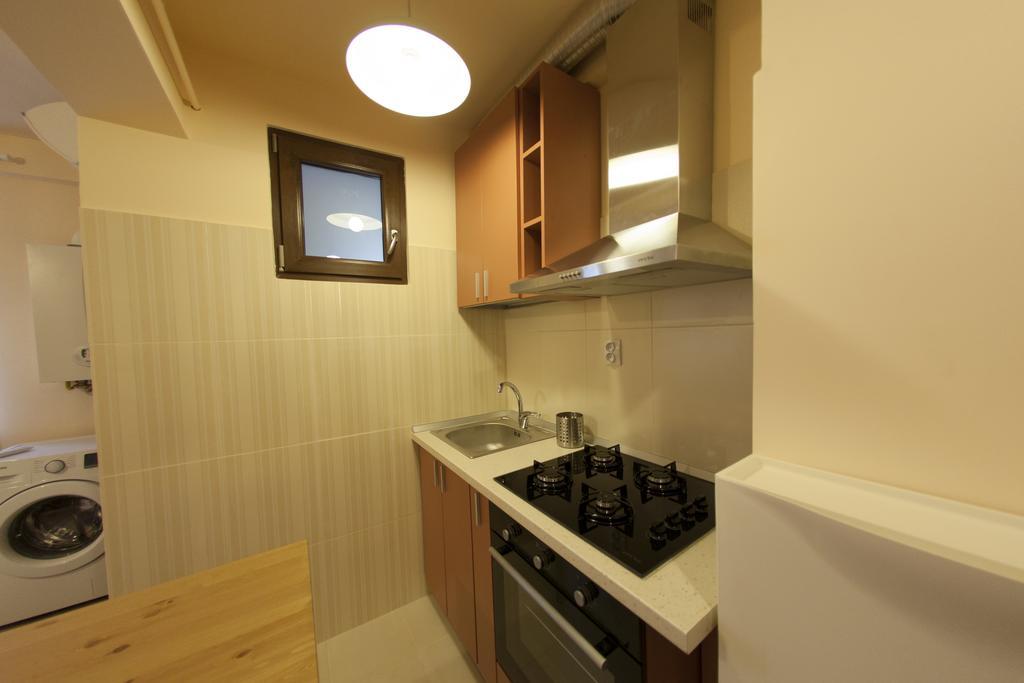 Studio 24 Apartment ยาช ภายนอก รูปภาพ